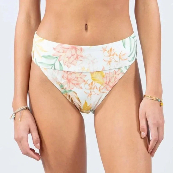 Rip Curl La Bonita Reversible Crop & Hi Waist Cheeky Bottom, bone - Picture 7 of 15